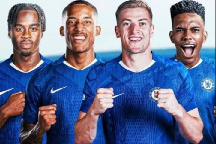 还有高手⁉️蓝军锋线三大新援发挥亮眼，还有5200万吉滕斯待开奖