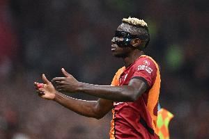 记者：加拉塔萨雷可能4000万欧现金＋3500万欧分期引进奥斯梅恩