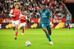 要价1500万镑！太阳报：曼联与布伦特福德竞争梅斯18岁前锋盖耶