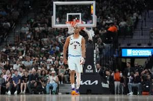 全勤！保罗：若不是上赛季在马刺的表现 我可能就没有机会打球了