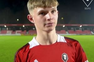 🚨再反转！记者：17岁天才前锋赖特将加盟利物浦，红军击败枪手