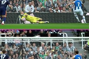 新赛季与波普争首发！拉姆斯代尔纽卡首秀扑点🧤