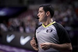 给你单节17个罚球，你也赢不了…