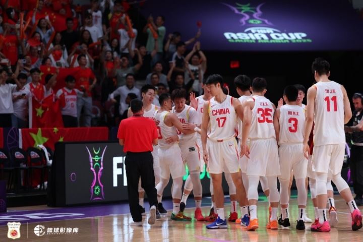 进步太明显了~中国男篮本届亚洲杯投篮&三分&罚球命中率都是第一