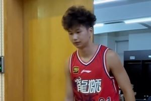 张文杰正式抵达！ 他的龙狮之旅将从这里起步🚀✨