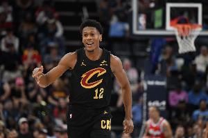 队记：亨特新赛季将是首发小前 梅里尔赛季初有望搭档米切尔首发