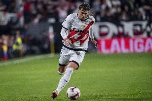 心理战？世体：巴列卡诺开场迟到数分钟引马竞不满，最高罚3000欧