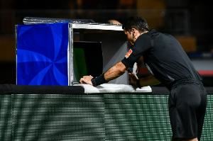 苏超淘汰赛引入视频助理裁判系统，成国内首个用VAR的业余联赛