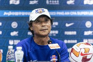 曲刚：本场胜利不仅鼓舞了士气还坚定了保级信心 感谢球员和球迷