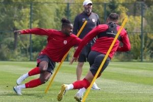 长春亚泰全体将士结束为期9天国庆长假，全力备战最后4轮保级决战