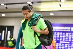 张玉宁：过去两周我们练得非常辛苦 控制住了比赛但输球很可惜