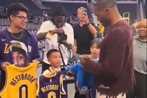 威少拒签湖人球衣？美网友：有些篇章最好别署名 他真的无法接受