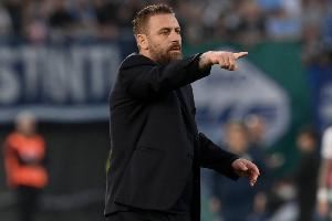 记者:德罗西将与热那亚会面,他和瓦诺利将竞争帅位